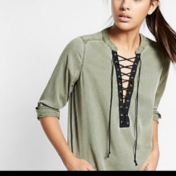 Express lace up front shirt - Picture 4 of 4
